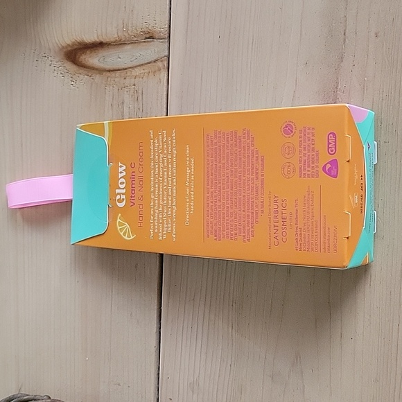 Rata & Co Glow Vitamin C Hand and Nail Cream - Picture 4 of 5